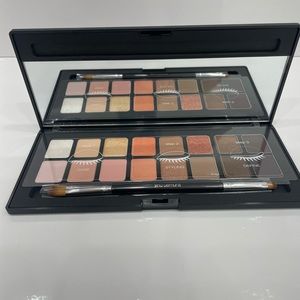 Shu Uemura 16 pan eyeshadow palette - new in box